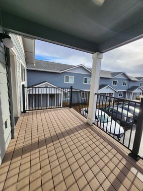 Special Rate for Immediate Move-In! ONE MONTH FREE!! Water, Sewer and Garbage included in the rent! – photo 1