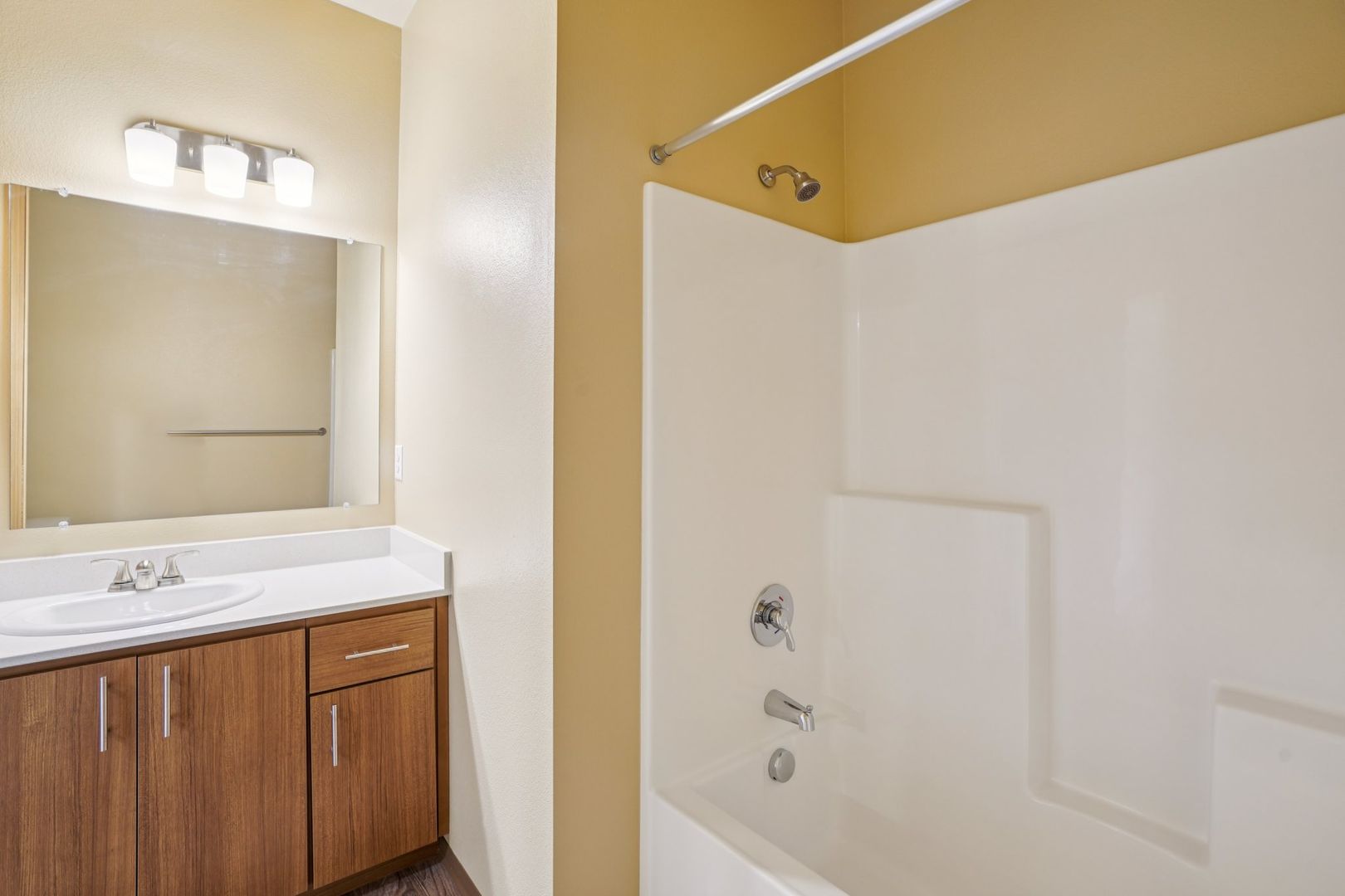 #192 LIBERTY CREST APARTMENTS 9 of 16