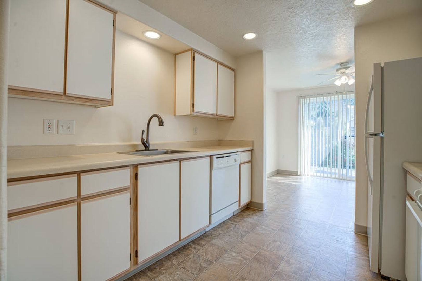 SALEM Apartment: 1150 SCHURMAN DRIVE SOUTH