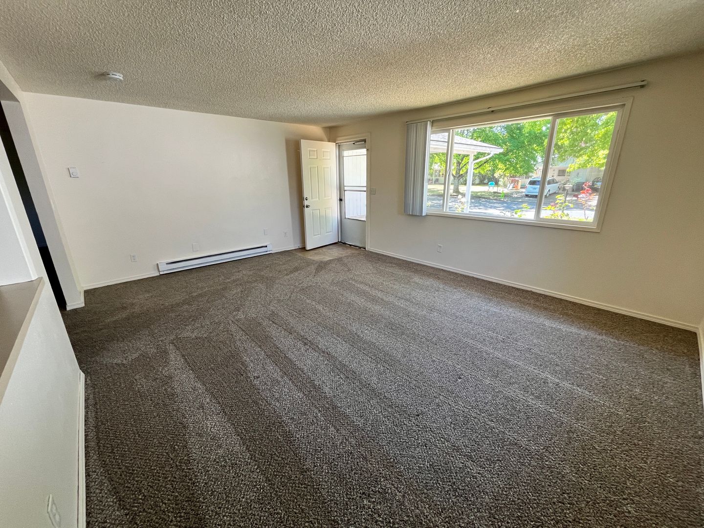 ALBANY Apartment: 1425-1525 TRACY COURT