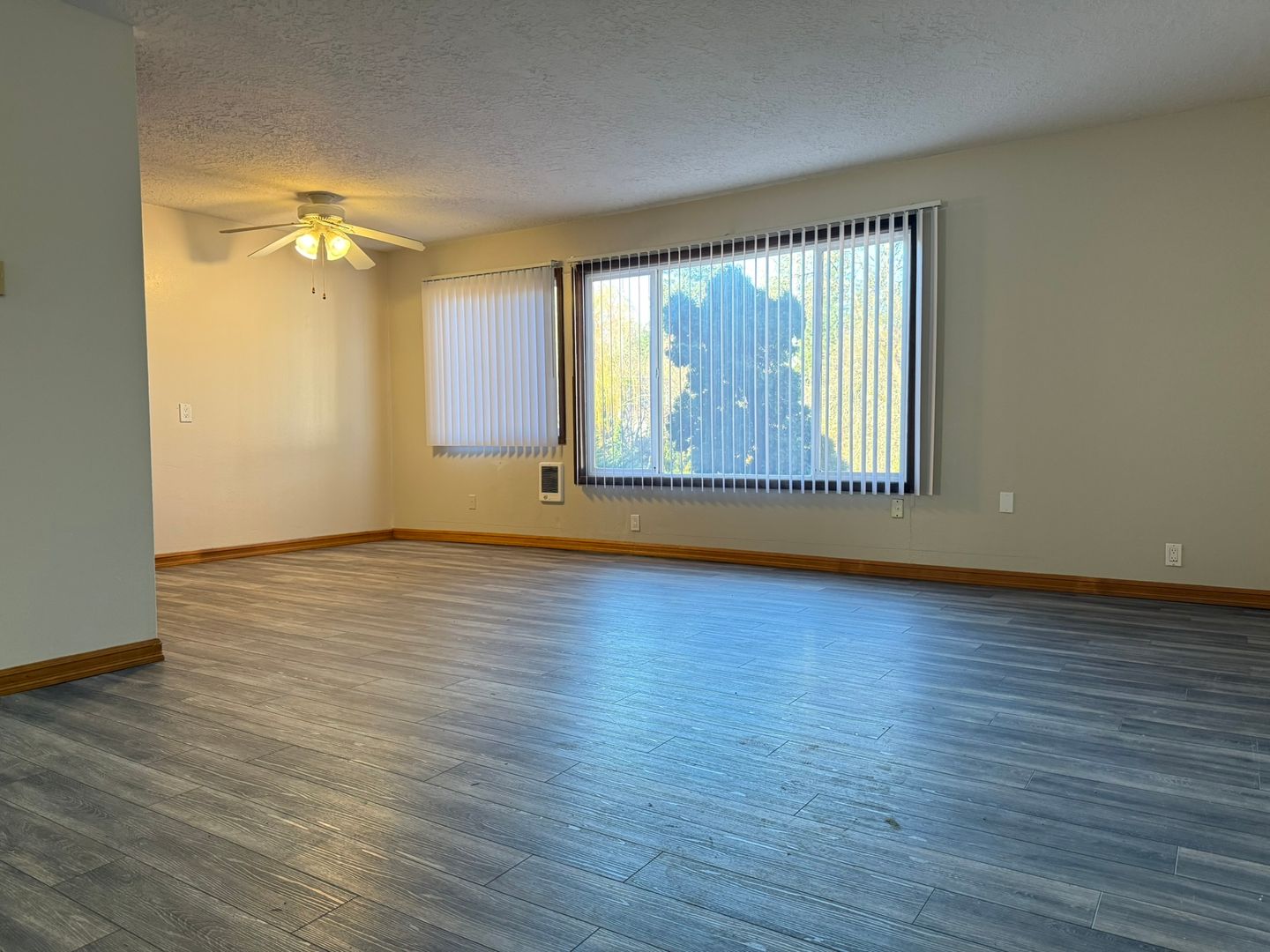 PORTLAND Apartment: 4337-4371 SW GARDEN HOME RD