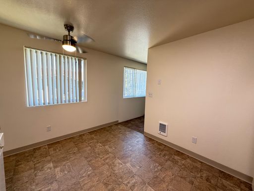 4252 DEVONSHIRE CT NE, 4252 – photo 1