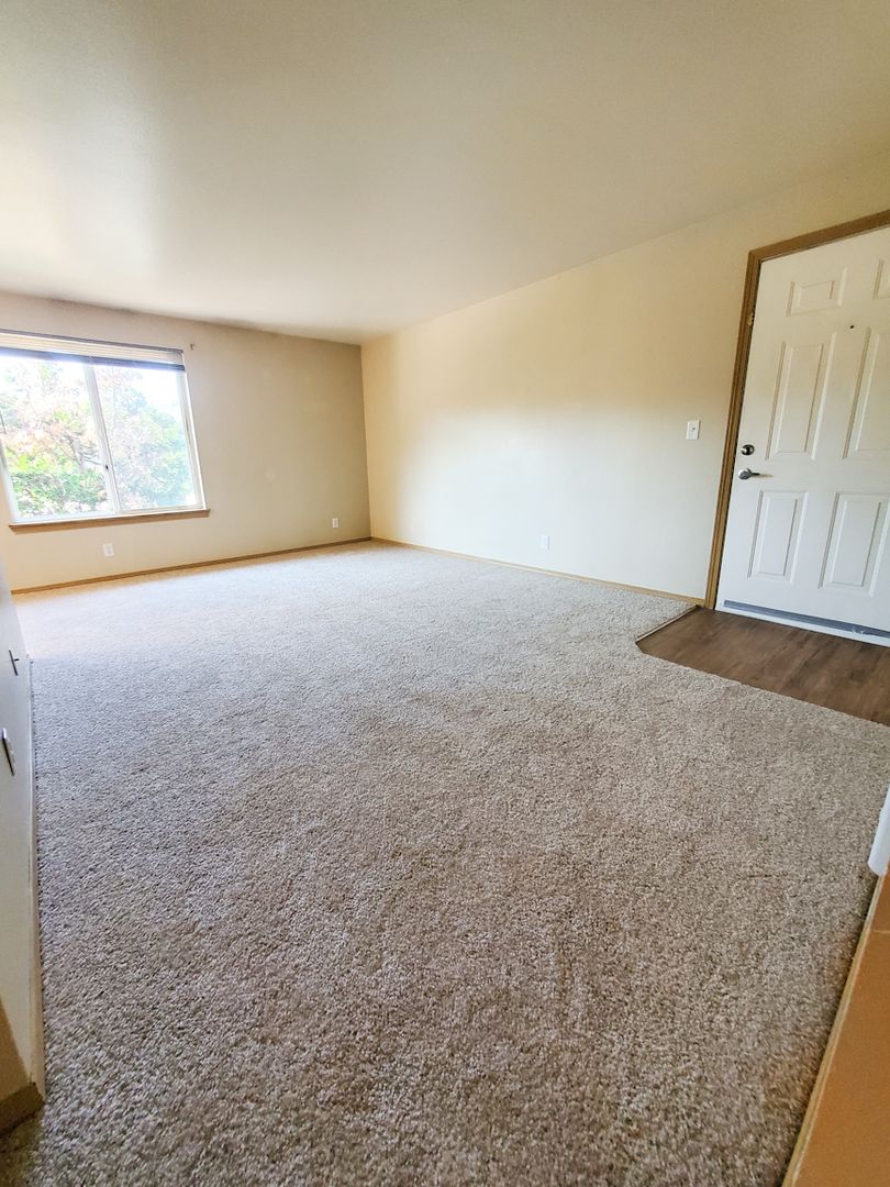 #161 TRILLIUM SQUARE APARTMENTS 7 of 10