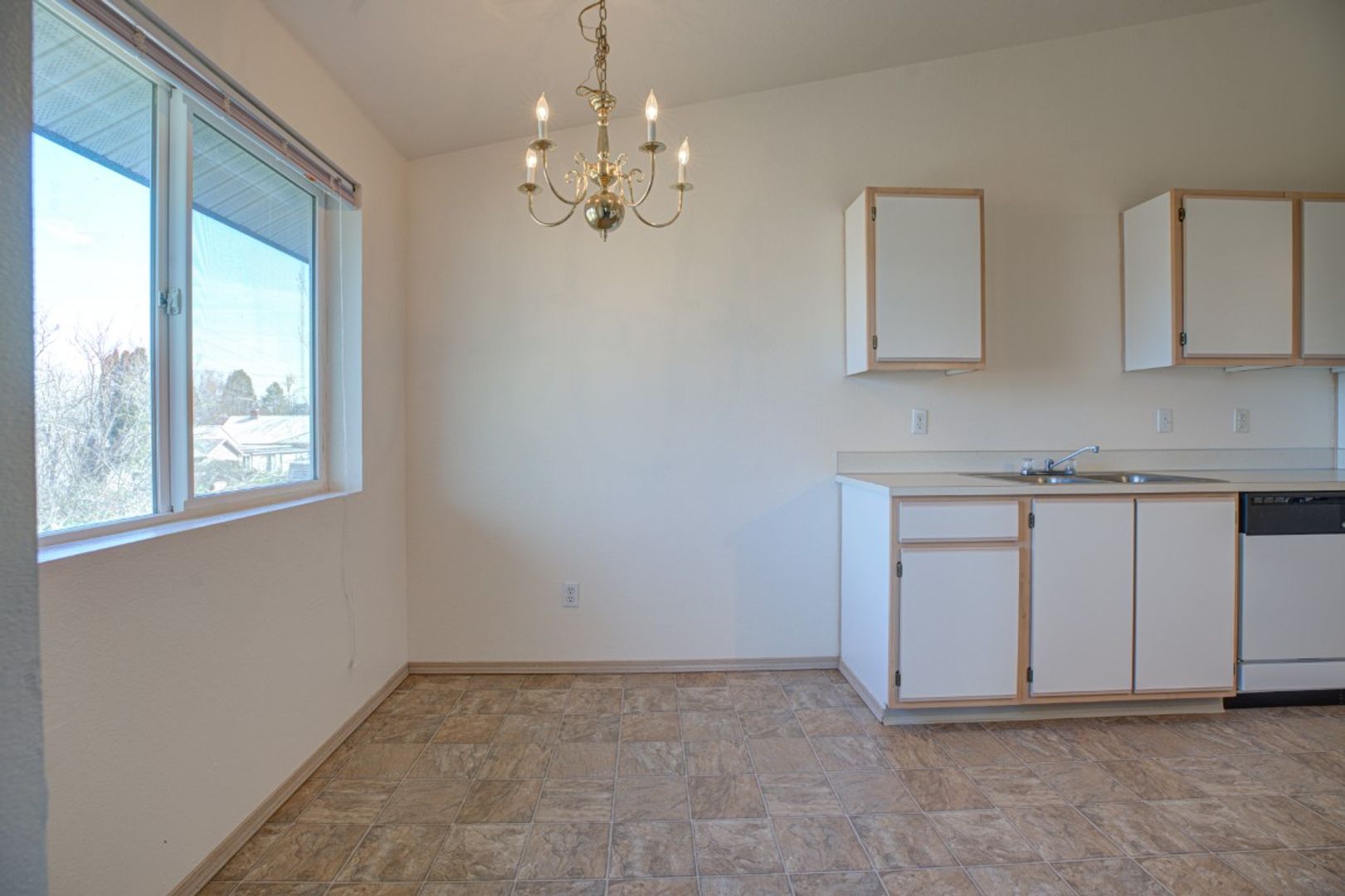 #294 FIELDSTONE APARTMENTS 7 of 12