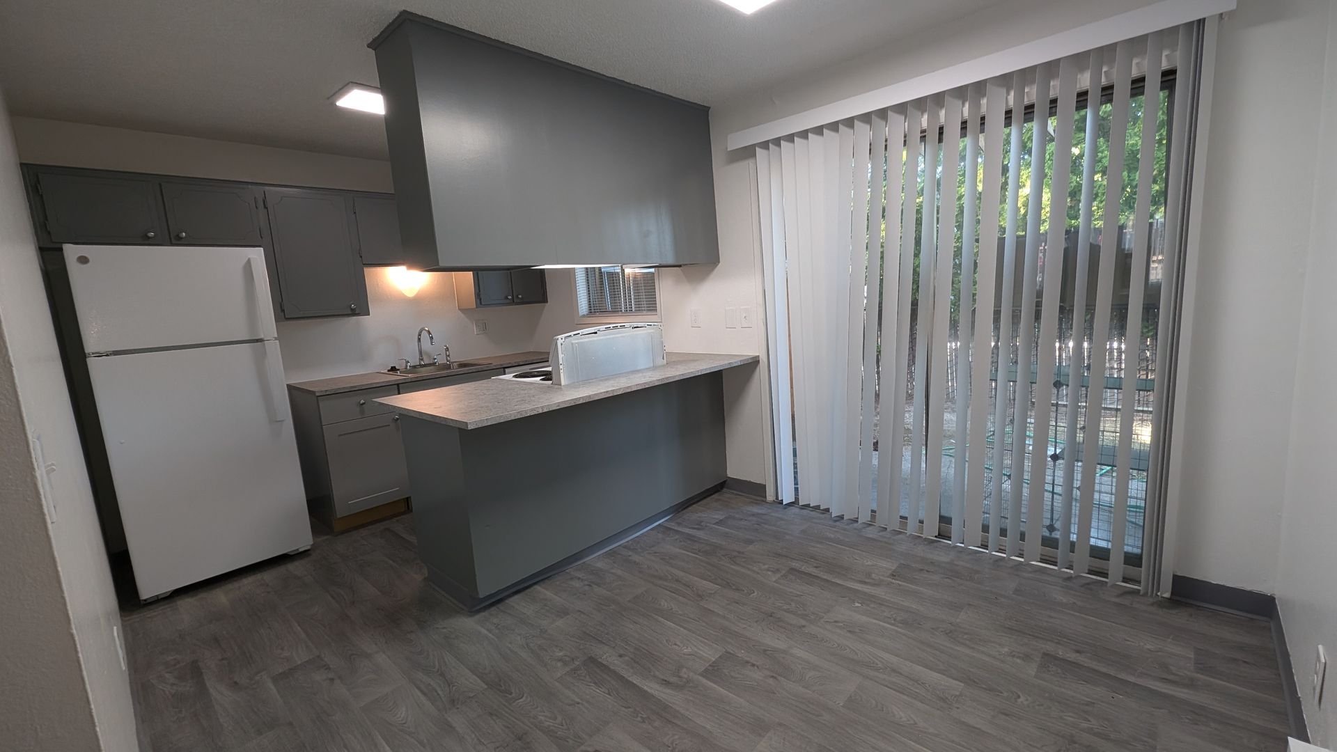 BEAVERTON Apartment: 5920 SW ERICKSON AVENUE