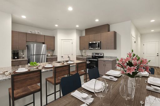3 Bedroom Townhome with Attached Garages – photo 1