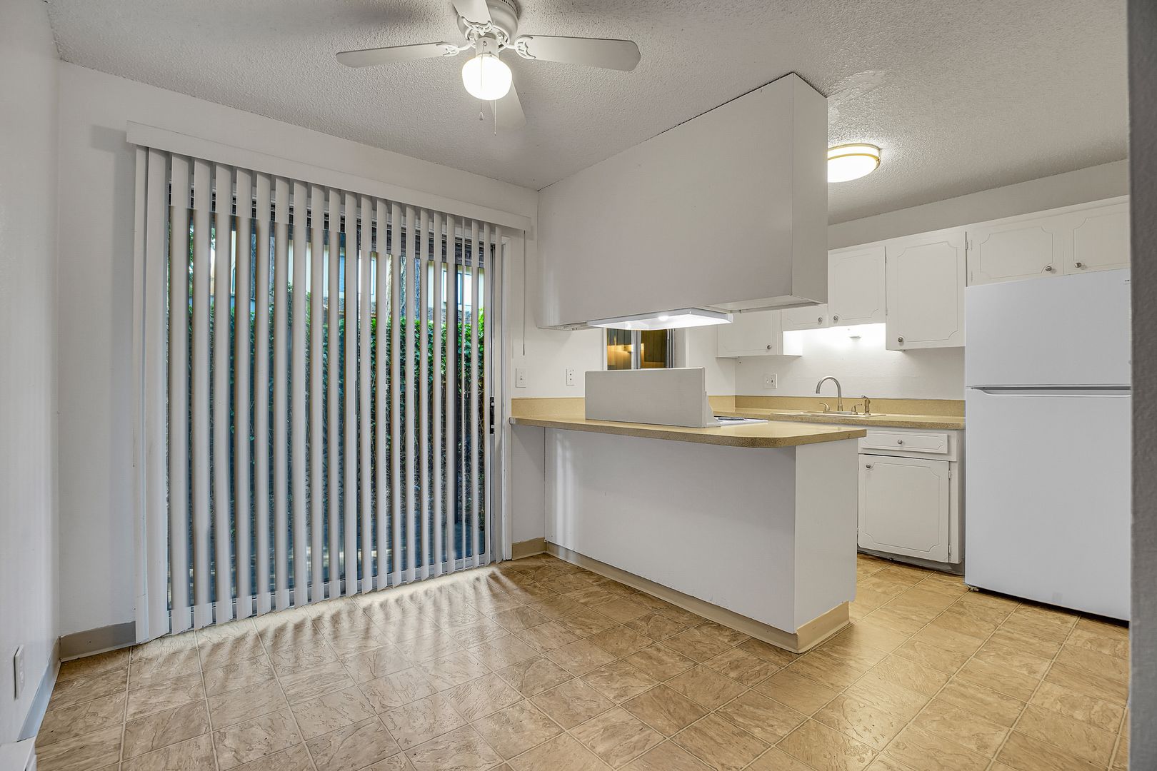 BEAVERTON Apartment: 5920 SW ERICKSON AVENUE