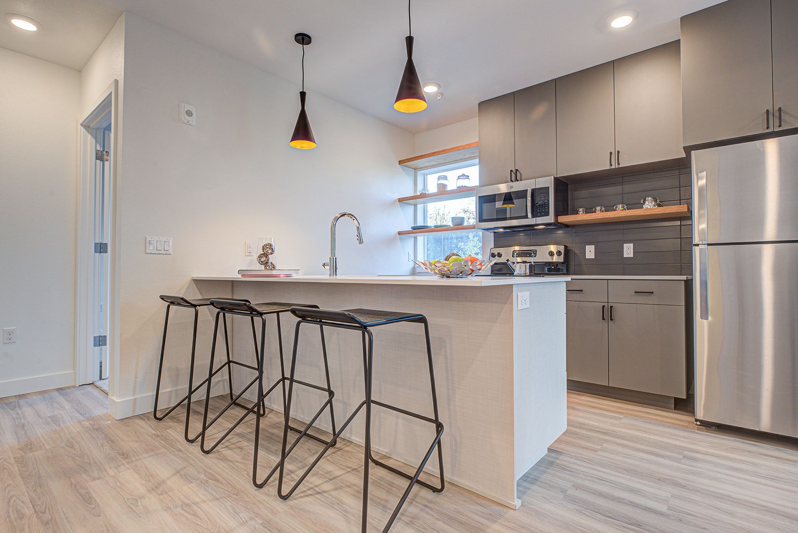 PORTLAND Apartment: 9757 SE HOLGATE BLVD