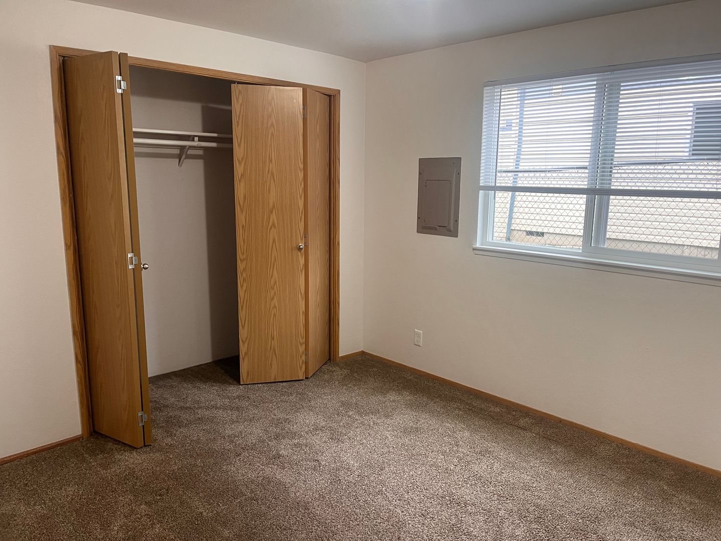 SALEM Apartment: 1304-1330 WALLACE RD. NW