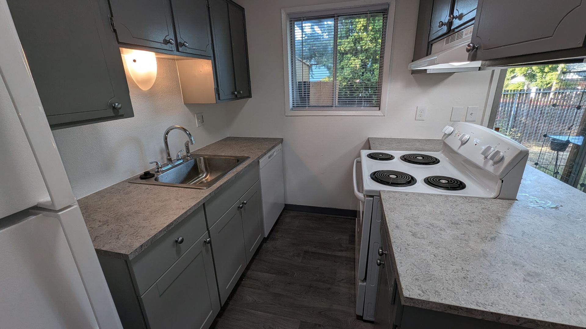 BEAVERTON Apartment: 5920 SW ERICKSON AVENUE