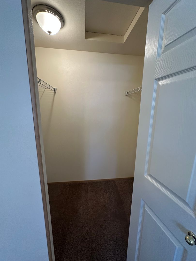 ALBANY Apartment: 2467 QUEEN AVENUE, SE  #27