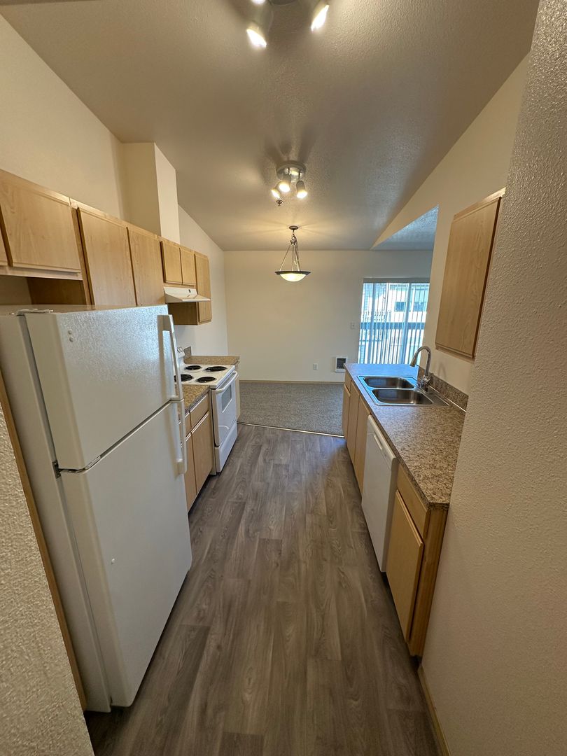 ALBANY Apartment: 1938 GEARY ST SE