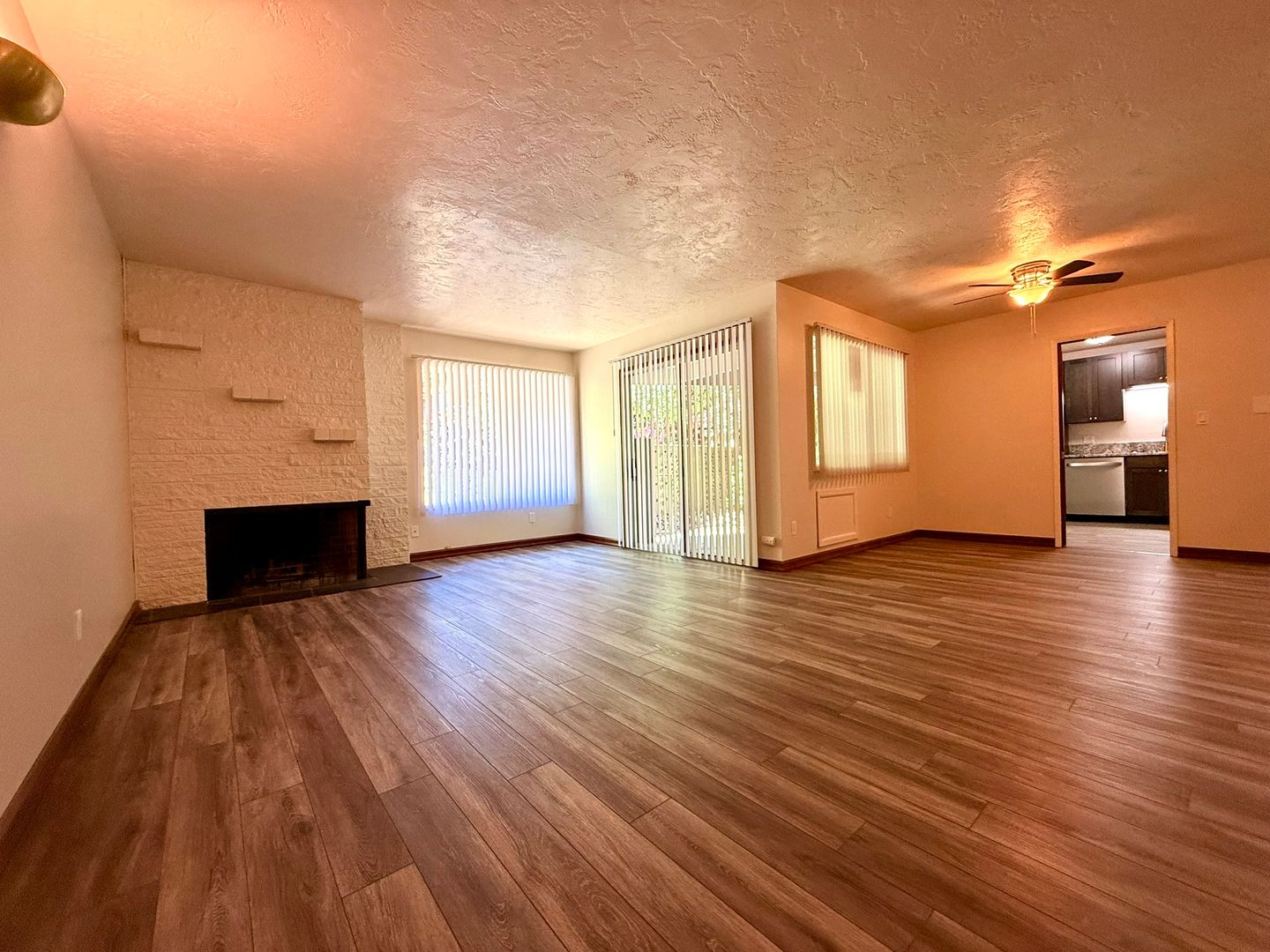 PORTLAND Apartment: 2202-2450 SW BERTHA BLVD.