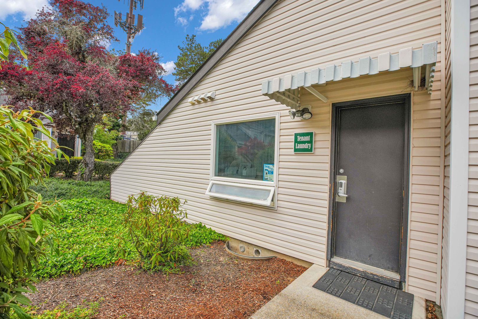 BEAVERTON Apartment: 9405-9555 SW DOWNING DR