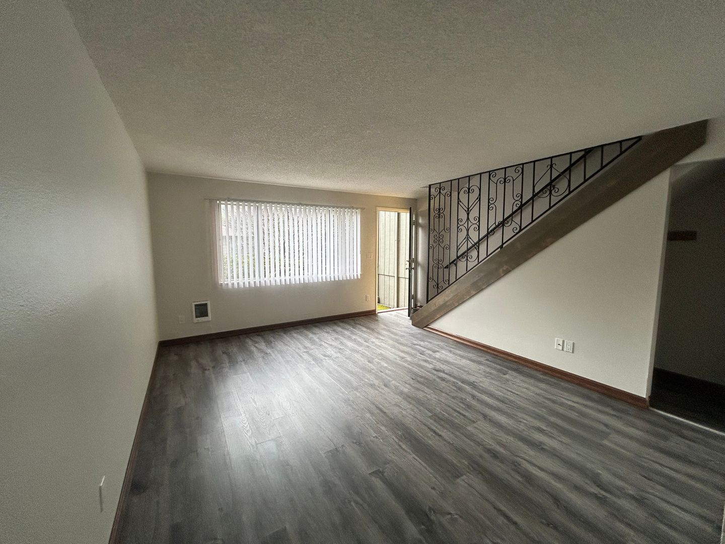 PORTLAND Apartment: 4910 SW 45TH AVE