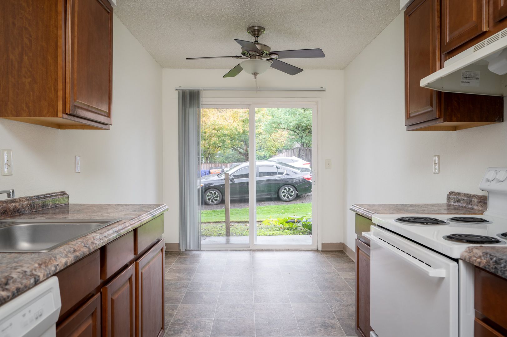 PORTLAND Apartment: 6301 SW PALATINE ST