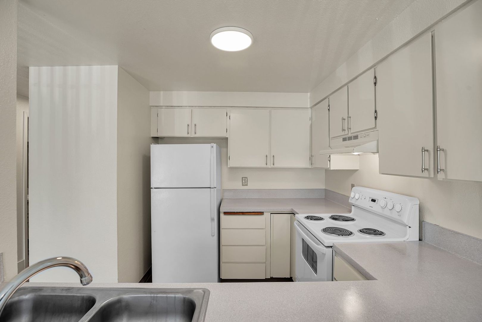 #124 GARDEN COURT APARTMENTS 3 of 12