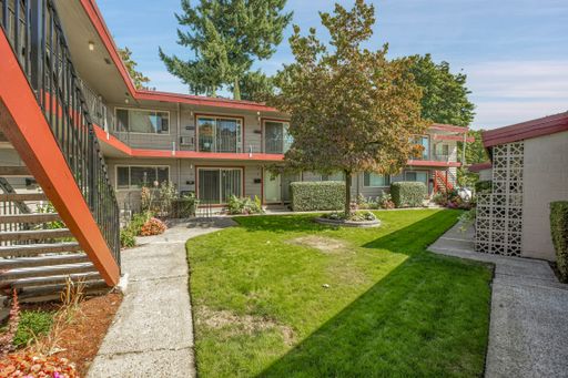 1 Bedroom Available in Beautiful Garden Style Cliff Manor! – photo 1