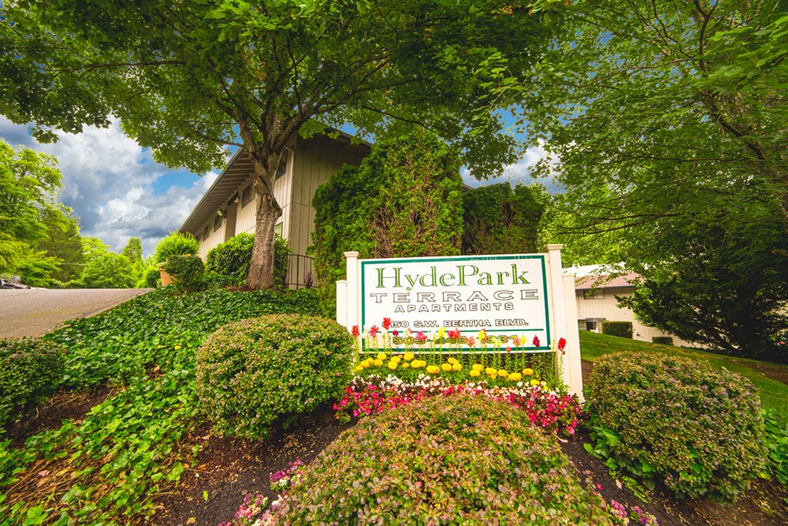 PORTLAND Apartment: 3150 SW BERTHA BOULEVARD