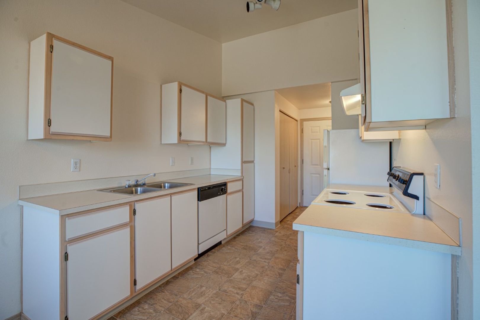 #294 FIELDSTONE APARTMENTS 4 of 12