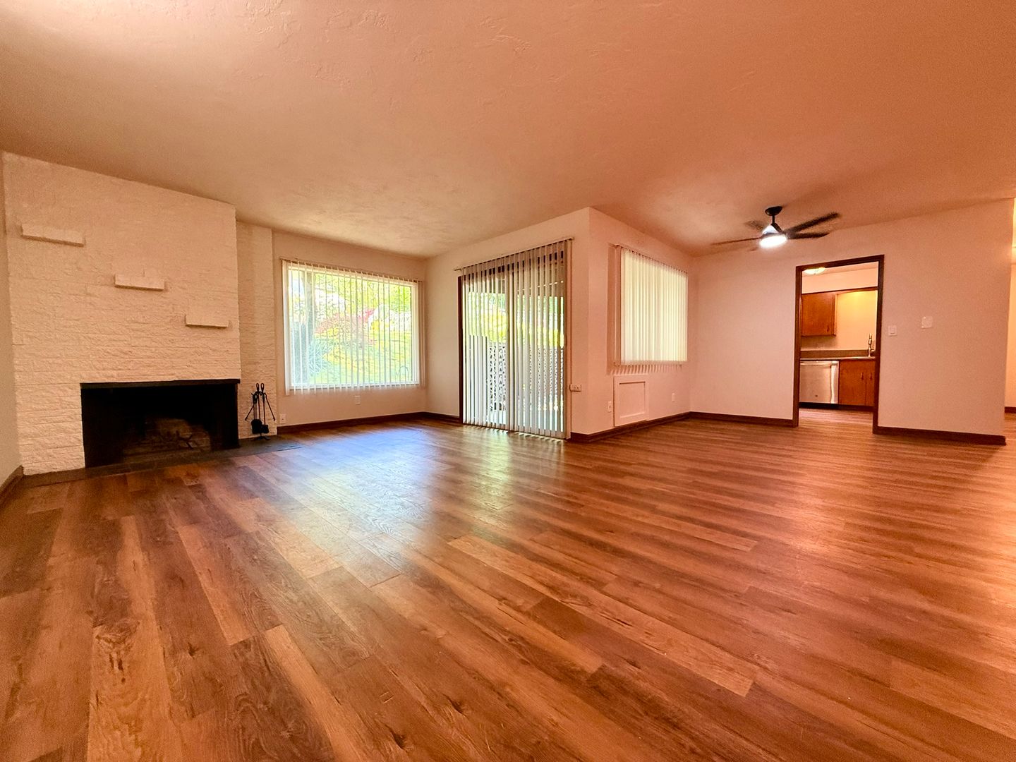 PORTLAND Apartment: 2202-2450 SW BERTHA BLVD.