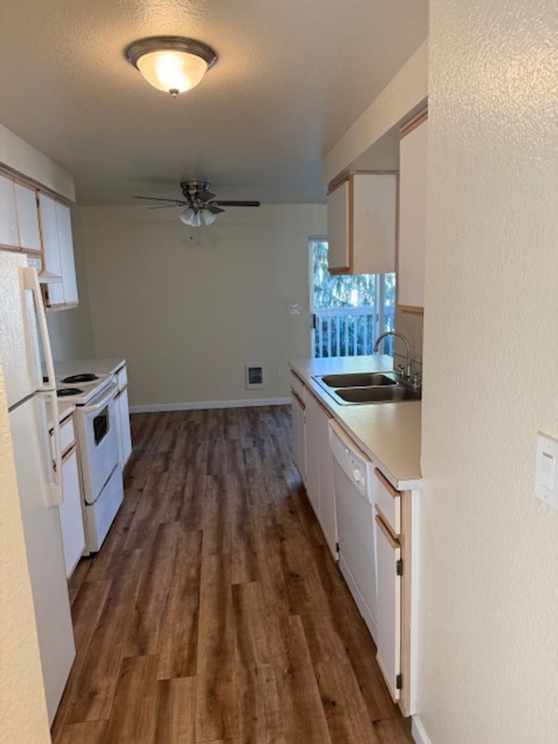 SALEM Apartment: 4665 CAMPBELL DR SE