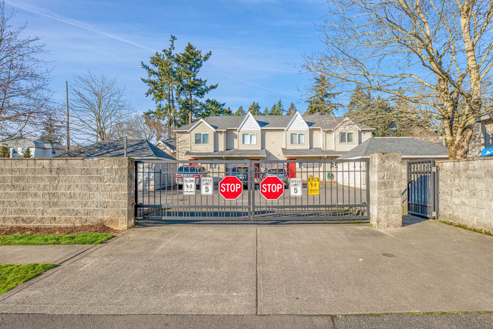 PORTLAND Apartment: 4380-4390 SE 122ND AVE