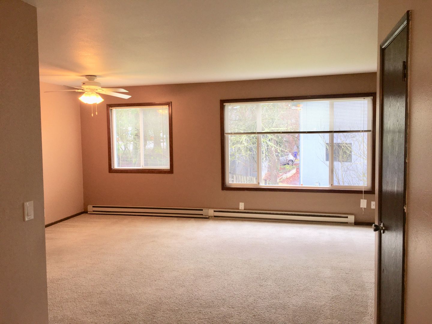 PORTLAND Apartment: 4337-4371 SW GARDEN HOME RD