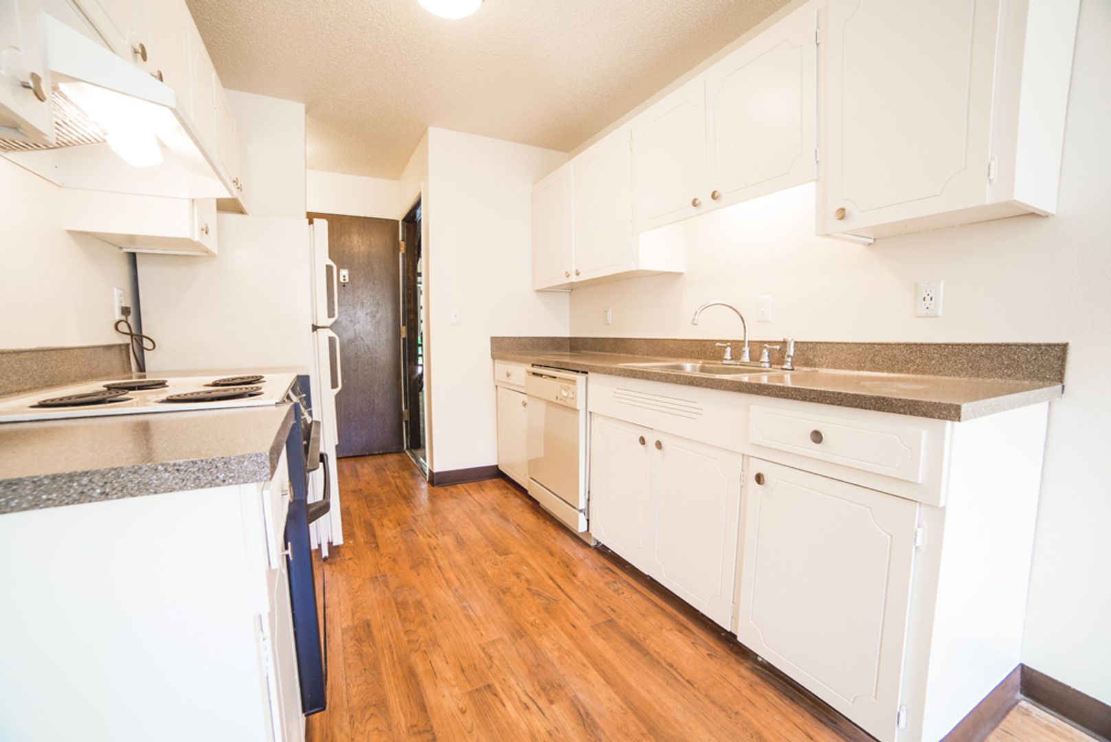 PORTLAND Apartment: 4850 SW LAURELWOOD DRIVE