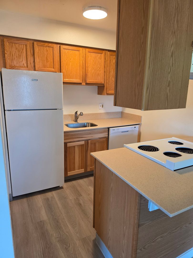 SHERWOOD Apartment: 21985 SW SHERWOOD BLVD