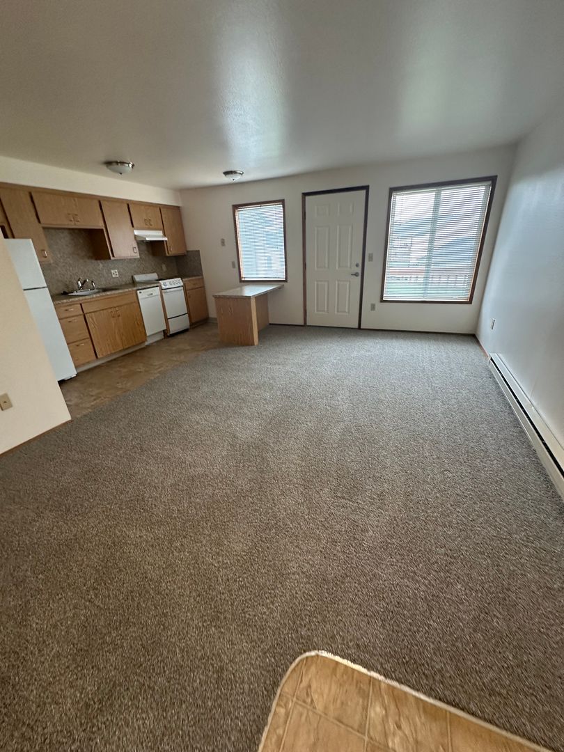 ALBANY Apartment: 1820-1860 GEARY STREET SE