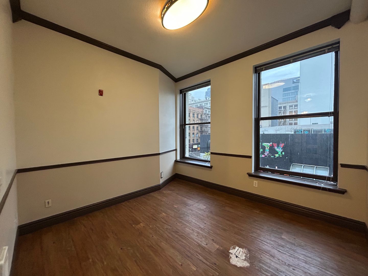 PORTLAND Apartment: 412-418 SW 4TH AVE