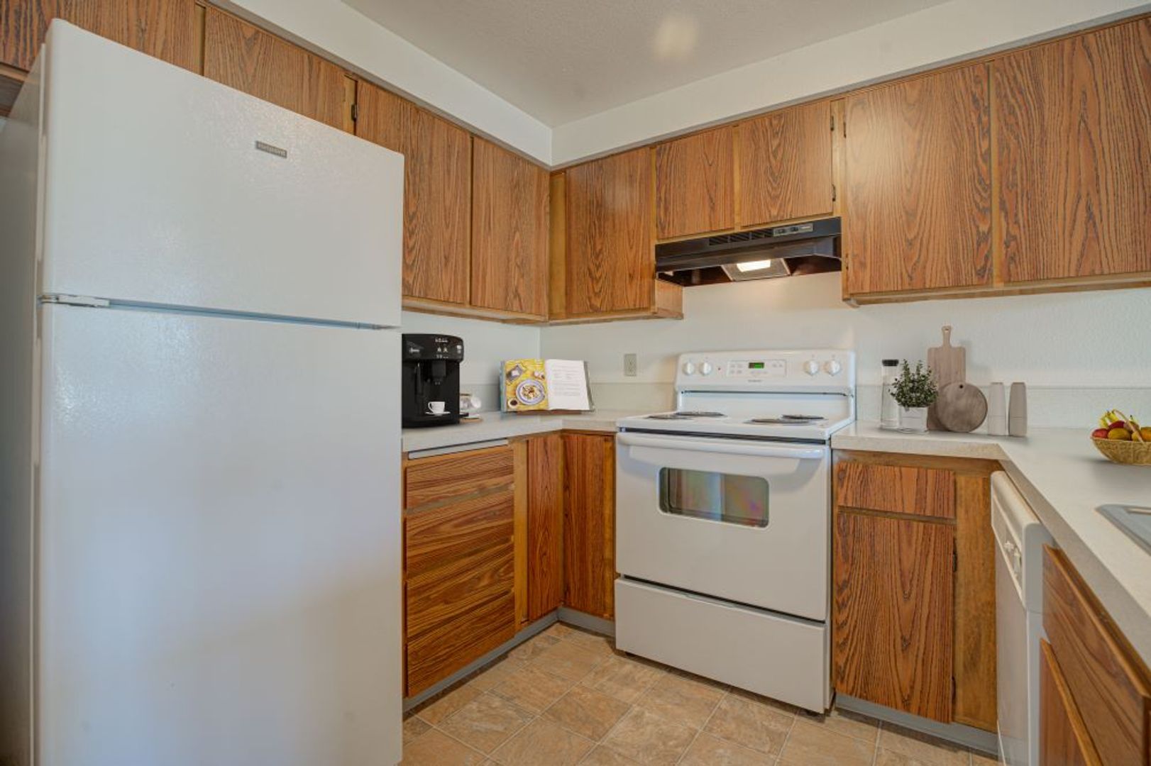 KEIZER Apartment: 737 MANBRIN DR N.E.