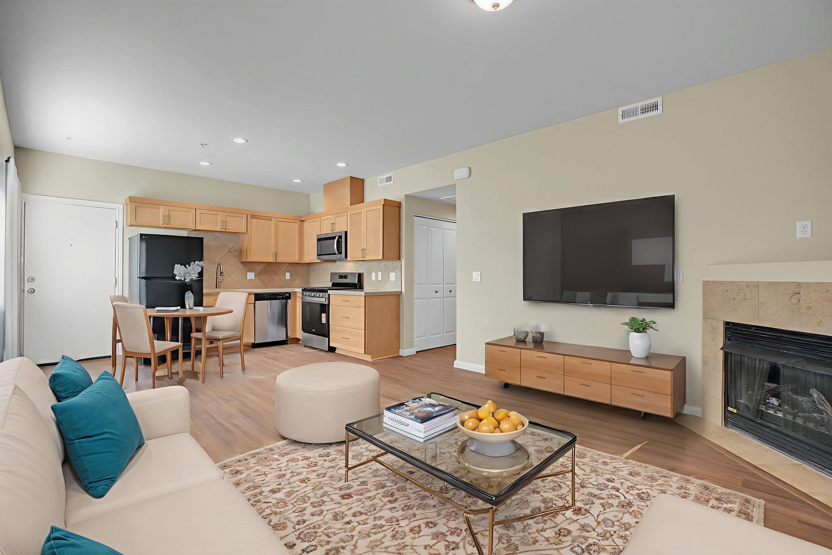 PORTLAND Apartment: 10038 SE DIVISION STREET