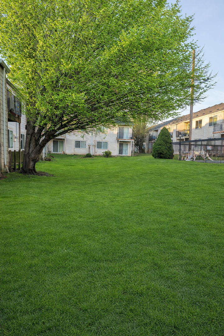 GRESHAM Apartment: 2800 SE 1ST ST