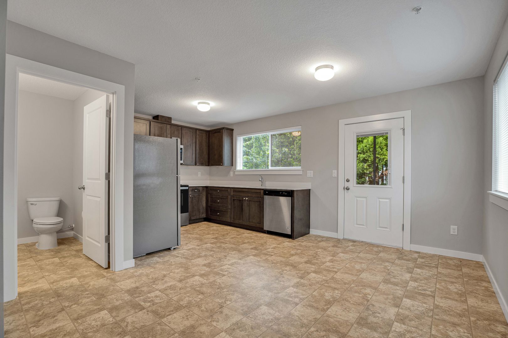 #411 PLYMOUTH APARTMENTS