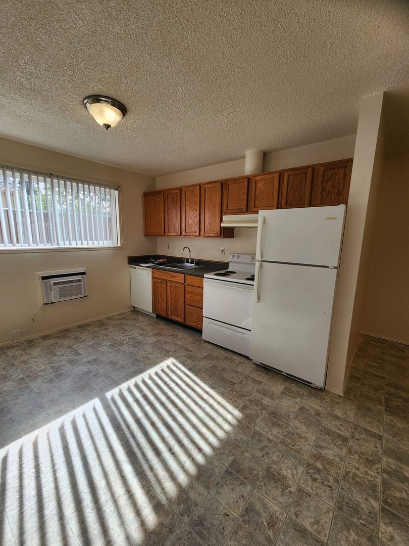 SALEM Apartment: 2288-2376 NORTHGATE AVE. NE