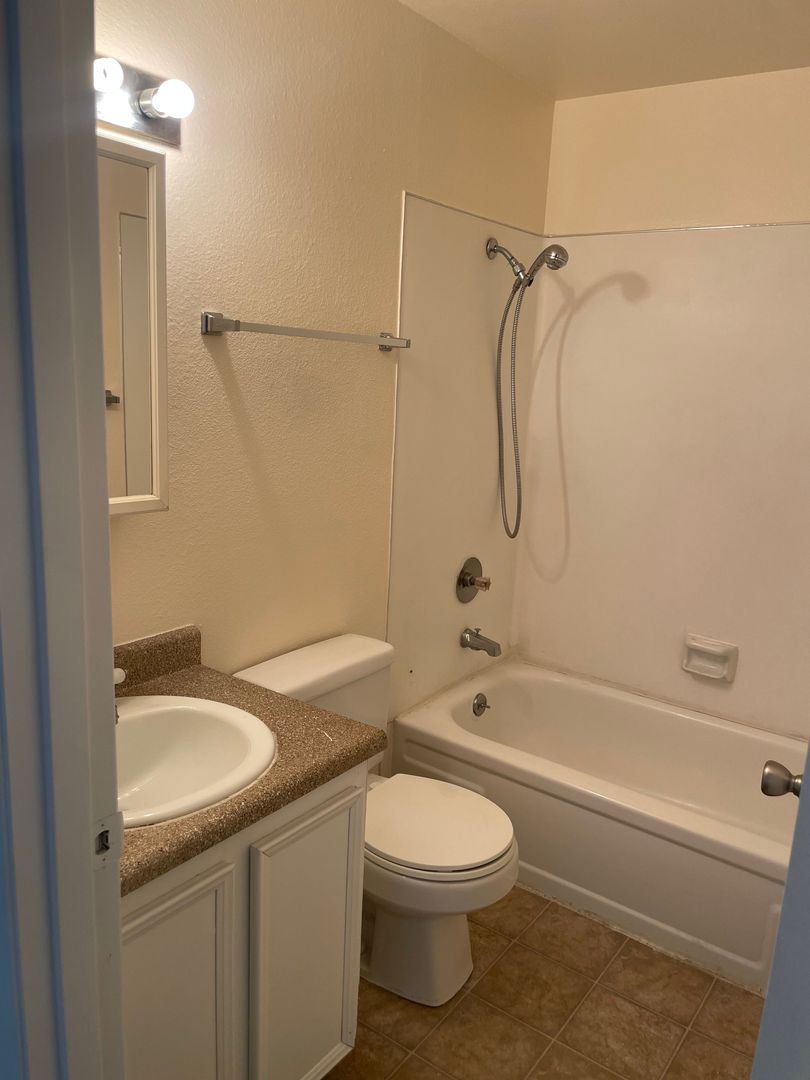 #222 KIMBERLY WEST APARTMENTS 6 of 8