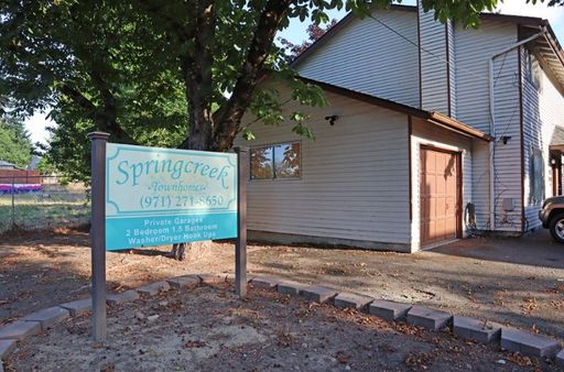 TOWNHOUSE w/ attached garage!! Near schools, parks & bike trail (near MAX & Bus Stops) – photo 1