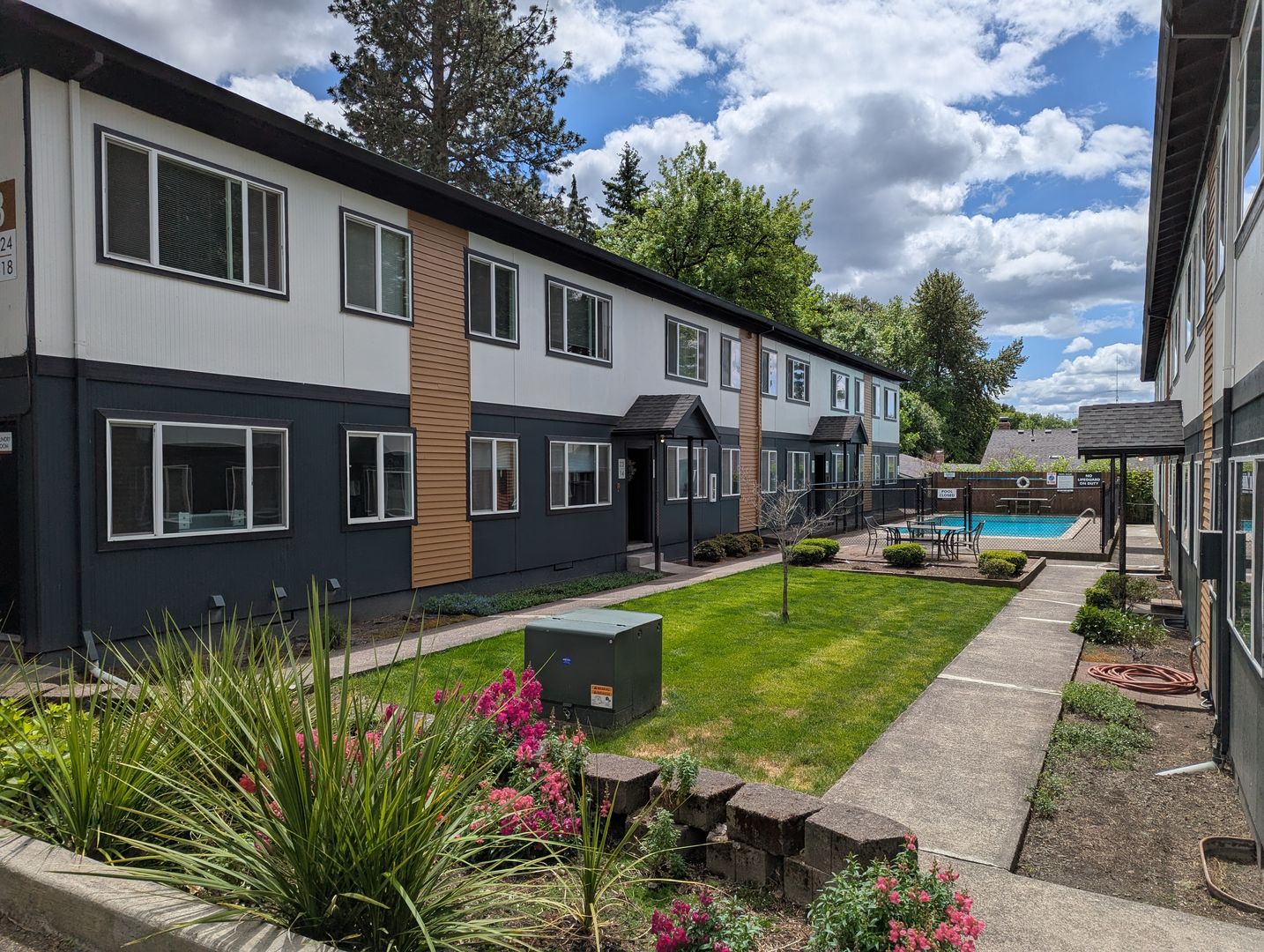 TIGARD Apartment: 11867 SW GREENBURG RD.