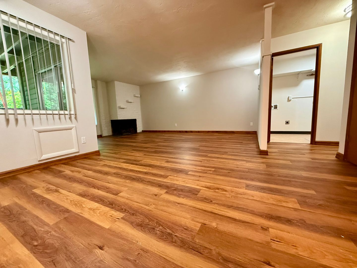 PORTLAND Apartment: 2202-2450 SW BERTHA BLVD.
