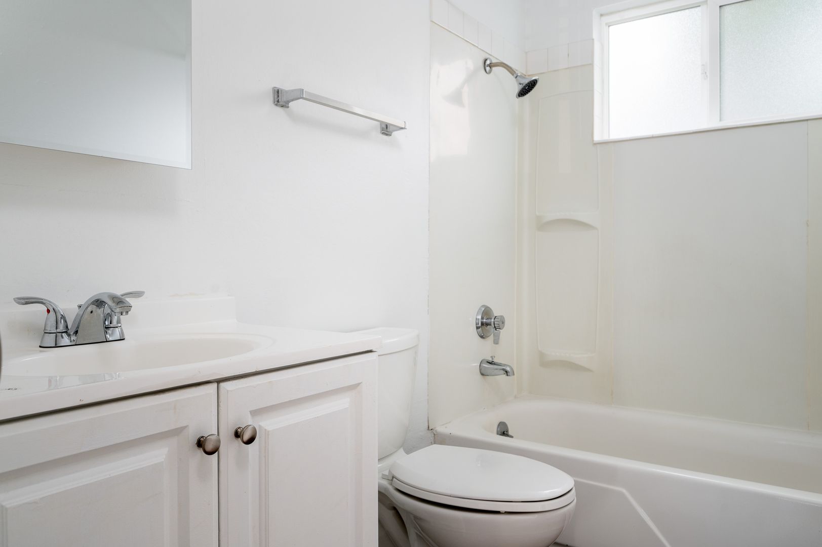 TIGARD Apartment: 11867 SW GREENBURG RD.