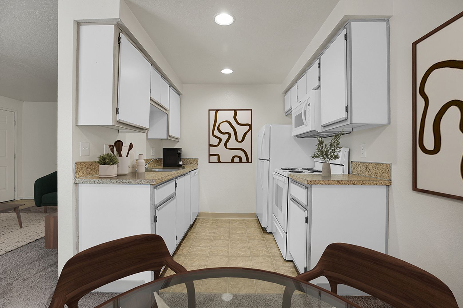 #840 SOUTH POINTE APARTMENTS 6 of 11