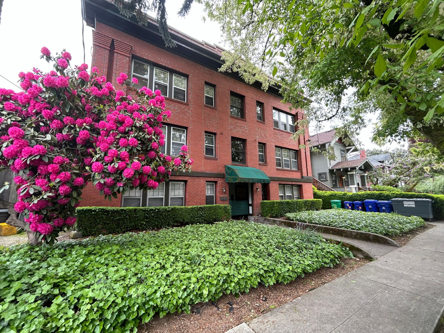 PORTLAND Apartment: 1514 NE 17TH AVE.