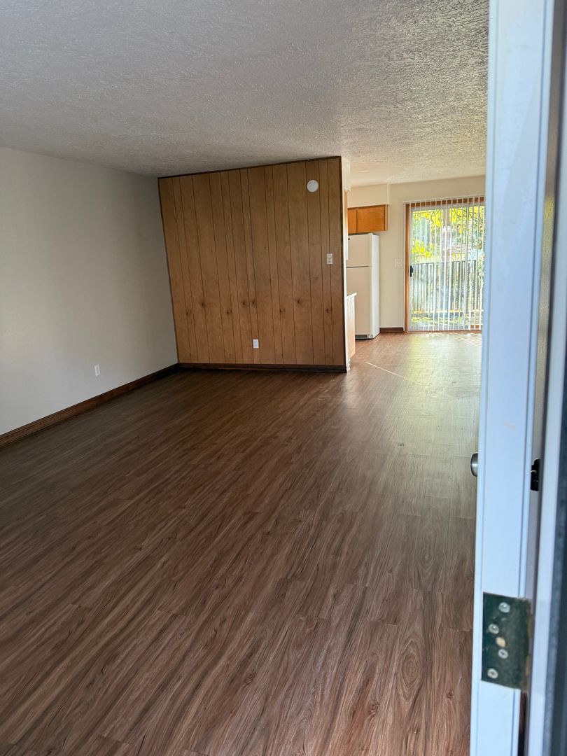 TIGARD Apartment: 11485 SW GREENBURG ROAD