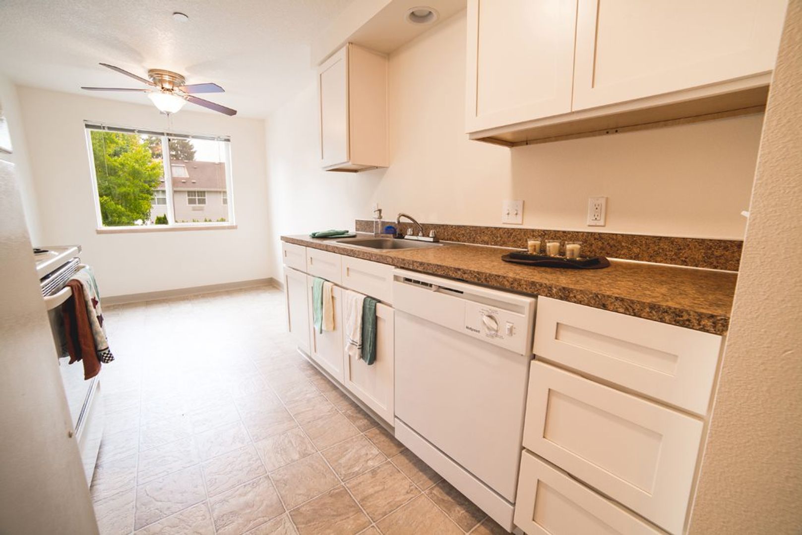 SALEM Apartment: 4030 LA PALMS LANE NE