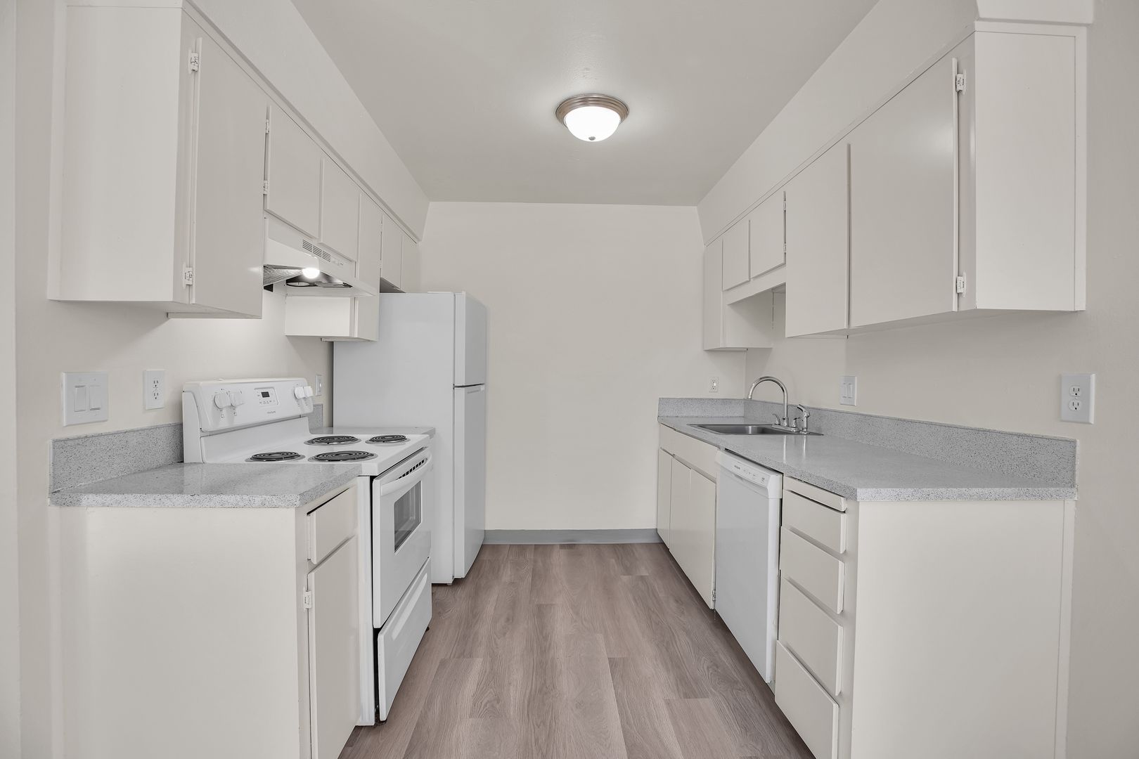 ALOHA Apartment: 18000 SW SHAW ST
