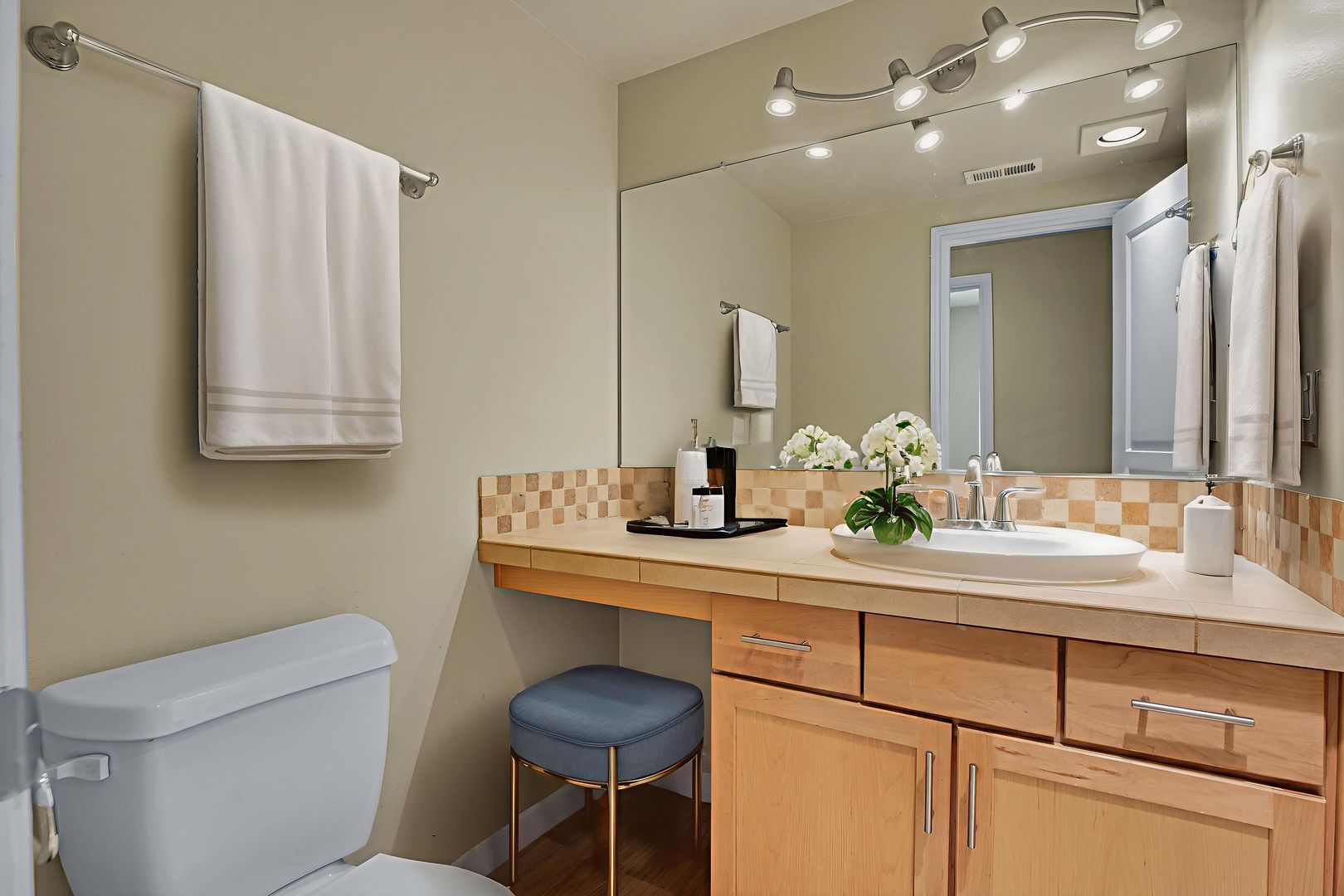 #144 TABOR POINTE APARTMENTS 7 of 12