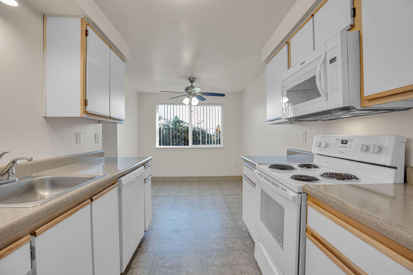 SALEM Apartment: 884 FAIRVIEW AVE., SE