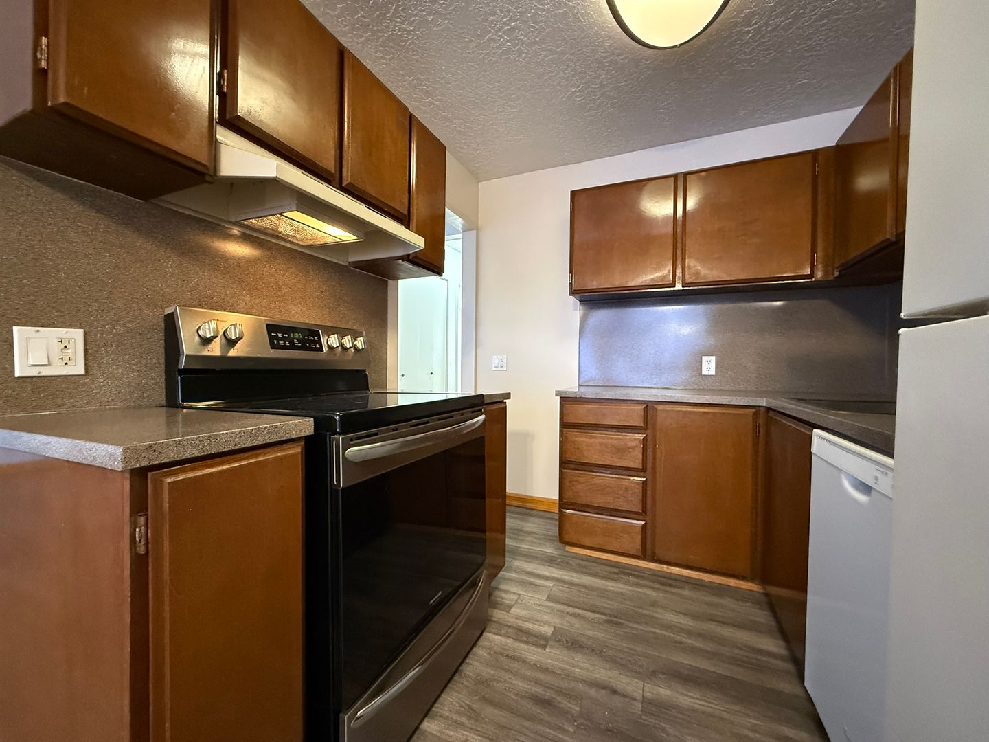 PORTLAND Apartment: 4337-4371 SW GARDEN HOME RD